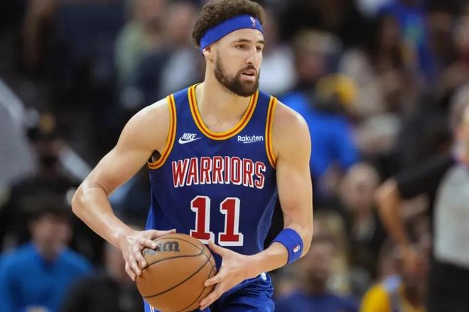 在足球比赛 在足球比赛